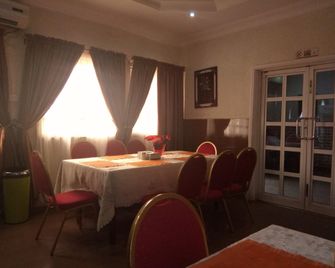 Rila Muam Castle Hotel - Kaduna - Restaurant
