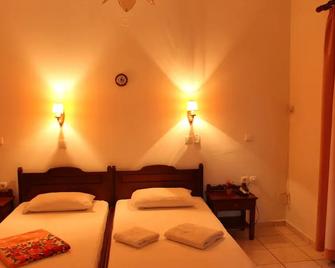 Theofilos Appartements - Livadi - Habitación