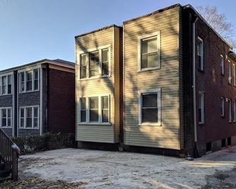 Lovely, cozy Beacon guest suite with portable kitchen in Squirrel Hill - Pittsburgh - Building