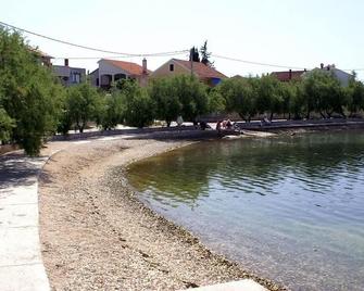 Holiday apartment Bibinje for 1 - 2 persons - Holiday apartment in one or multi-family house - Bibinje - Beach