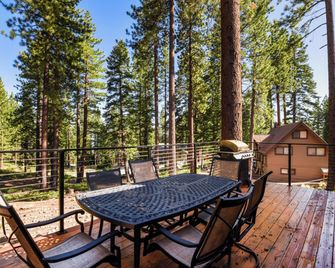 Tranquil Tumbleweed Close to Skiing & More! - Incline Village - Balkón