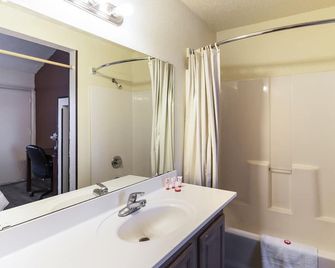 OYO Hotel Decatur Tx Hwy 287 Northwest - Decatur - Ванна кімната