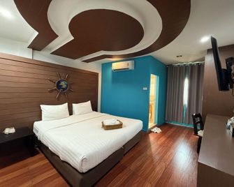 Bed By Cruise Hotel At Samakkhi-Tivanont - Mueang Nonthaburi
