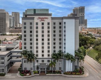 Hampton Inn Ft. Lauderdale/Downtown Las Olas Area - Fort Lauderdale - Bâtiment