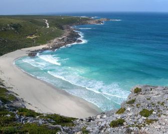 Harmony Forest Cottages & Lake side Lodge - פורסט גרוב (אוסטרליה) - חוף