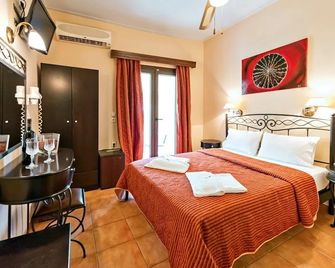 Paradise Hotel - Parga