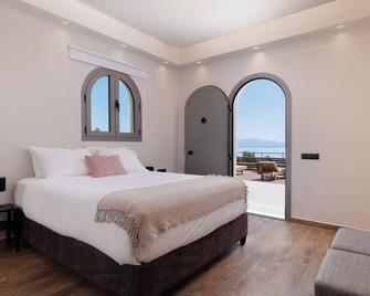 Studio with Sea View and Communal Pool - Корфу - Спальня