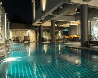 Thapae Loft - Chiang Mai - Havuz