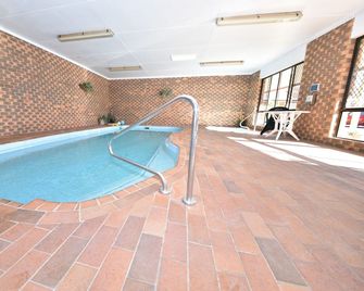Horsham Mid City Court Motel - Horsham - Pool