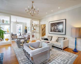 Majestic 1800s Stately Home On Chestnut Street. The Nathaniel West House! - Salem - Living room
