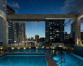 Tolive Riverside - Studios de Alto Padrão em Recife by Carpediem - Recife - Pool