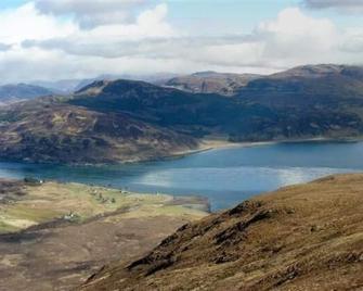 Isle of Skye Butt & Beinne for (second !) honeymooners or, getting away - Kyle - Strand