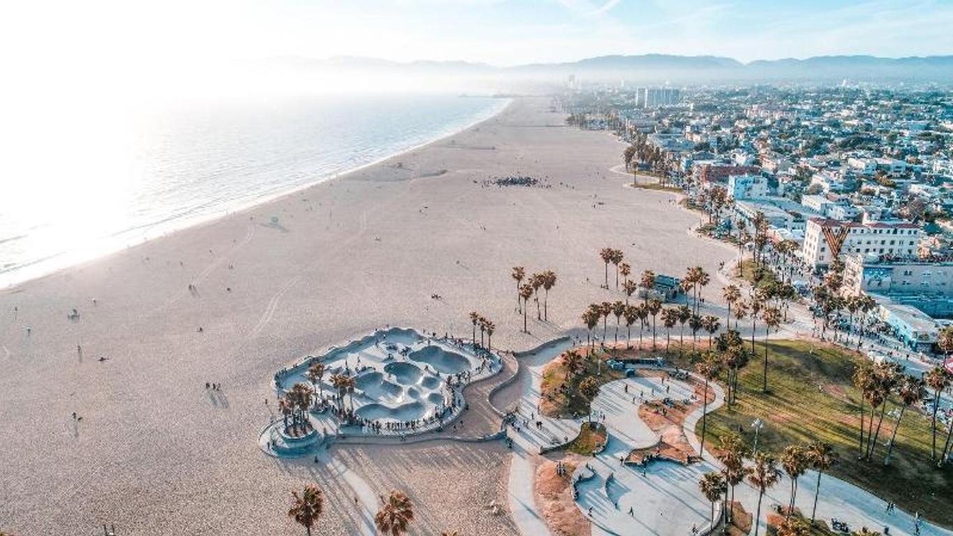 Venice Beach Suites And Hotel