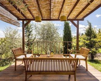 Agriturismo Podere Camollia - Costalpino - Patio