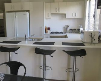 Yunderup Kannie Kottage - Mandurah - Kitchen