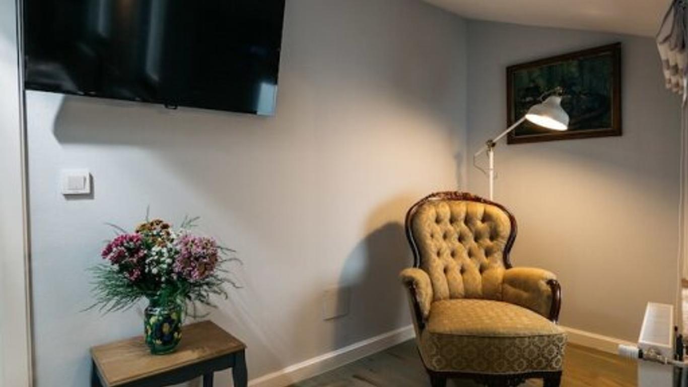 Yellowboot Aparthotel