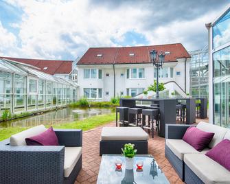 Leonardo Hotel Hamburg Airport - Hamburg - Patio