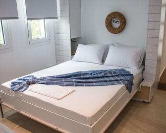 Aristotelia Gi - Olimpiada - Habitación