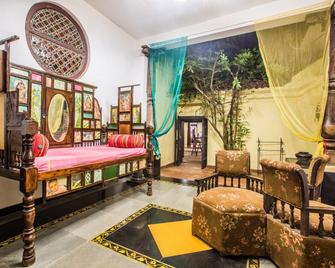 Indeco Hotels Swamimalai - Kumbakonam - Bedroom