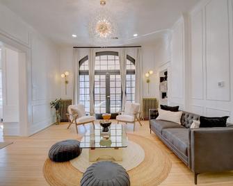 Anthropologie Home I Hot Tub I A Walk To Everything - Alburquerque - Sala de estar