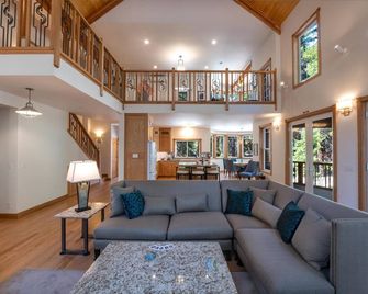 A Blue Sky Lodge - Wawona - Sala de estar