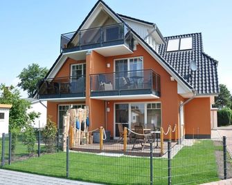 Beautiful apartment with bright and friendly furnishings! - Mill road - Zingst - Gebäude