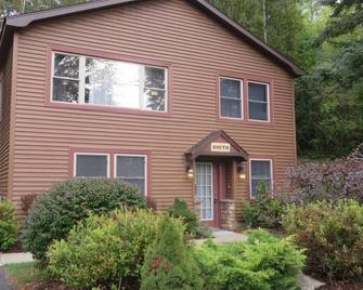 Lily Pad South At Loon Lake Near Gore Mountain - Chestertown - Gebouw