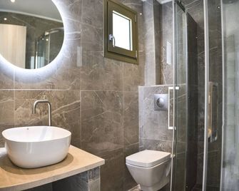 Oliva Suites - Nikiti - Salle de bain