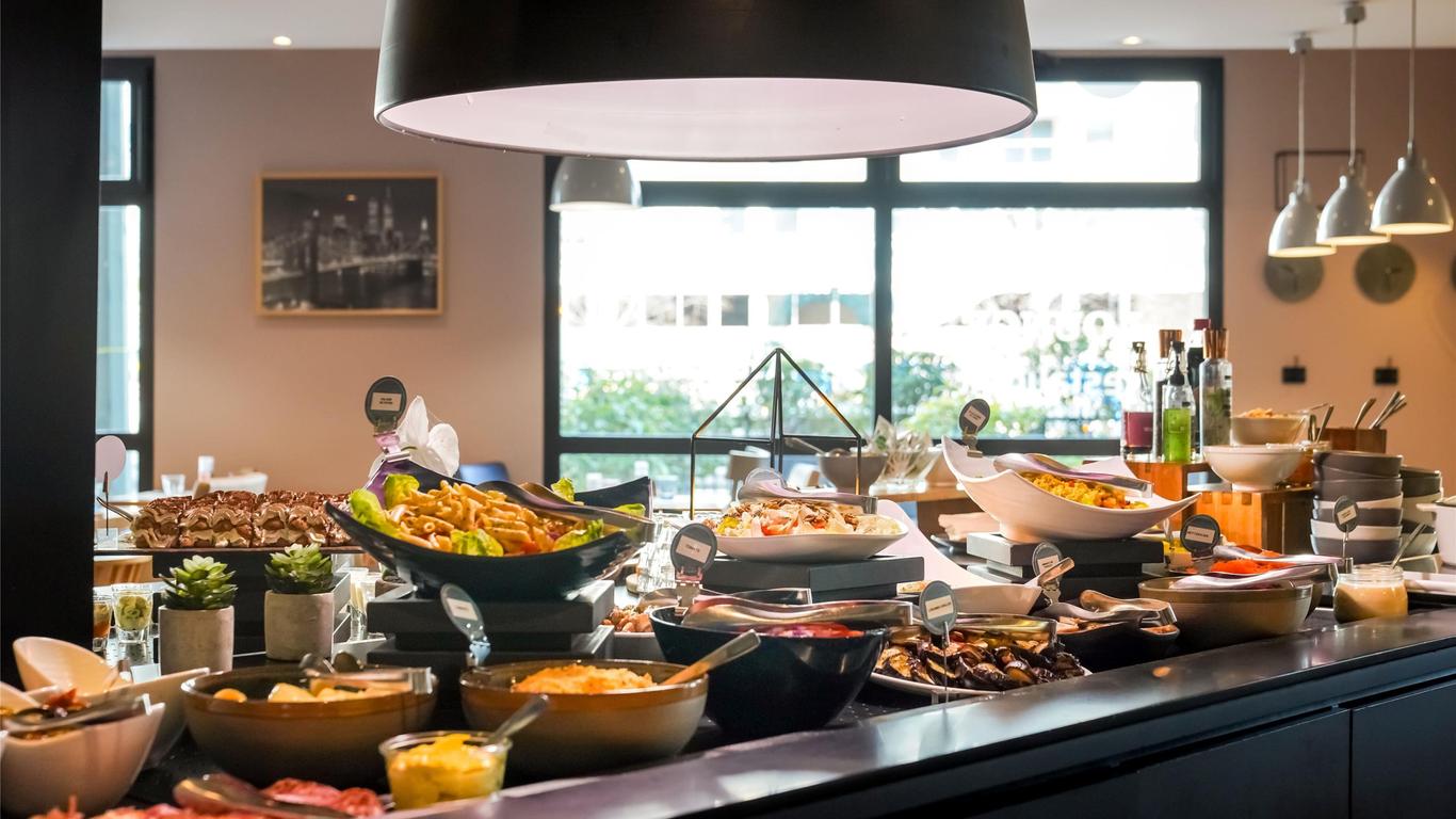 Premiere Classe Paris Ouest - Pont de Suresnes