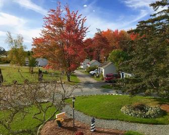 Isleview Cottage 3 - 10 min drive to Acadia! - Trenton