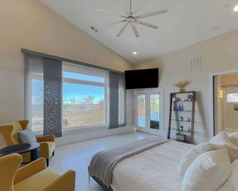 Stunning luxury waterfront beach house 90 minutes from the Nations Capital. - Piney Point - Habitación