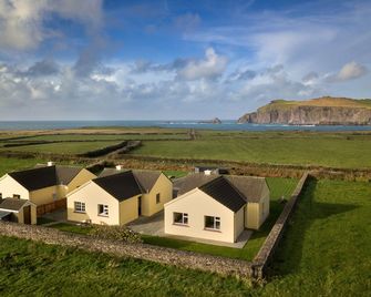 On the edge of the scenic and beautiful Dingle peninsula - Ballyferriter - Building
