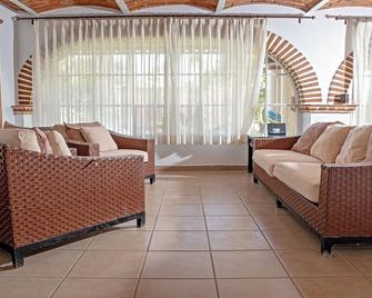Villa Meli 1 The perfect place to be, a Relaxing cozy house with a Mexican home accent. - Jocotepec - Sala de estar