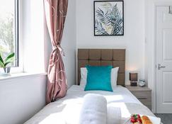 Calling all Contractors 2 Bed apartment - Oxford - Schlafzimmer