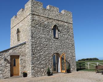 Listed Stone Built Folly with original gothic features - Seaham - Building