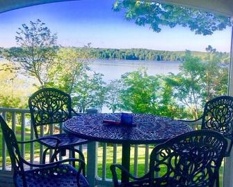 Lake Front Property On The Main Channel Of Barkley Lake-Private Paradise - Eddyville - Balkon