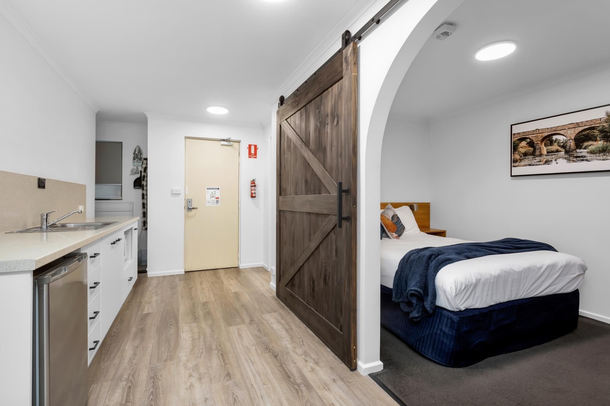 إلفين موتل آند سيرفيسد أبارتمنتس - ونسيستون - غرفة نوم