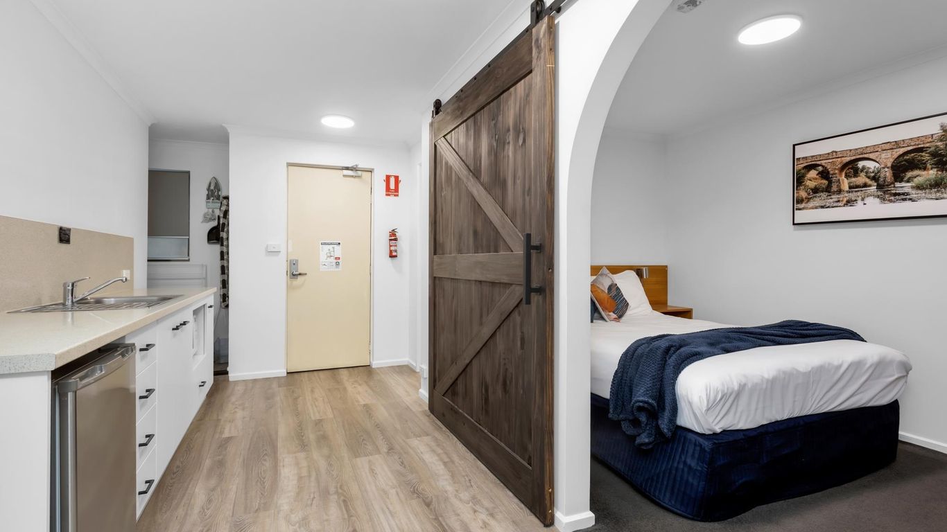 Elphin Serviced Apartments