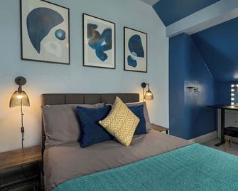 Modern Cozy Retreat-Family-Friendly-Near - Sheffield - Yatak Odası