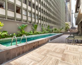 360 Pamplona - Sao Paulo - Pool