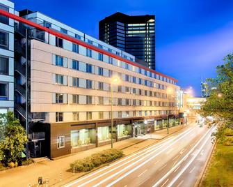 Ramada by Wyndham Essen - Essen - Building