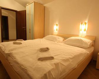 Holiday Home in Novigrad with Private Pool - Bužinija - Habitación