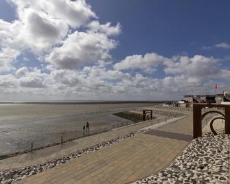 Hotel Windjammer - Büsum - Beach