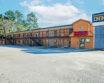 Southern Inn By OYO Walterboro I-95 - Walterboro - Building