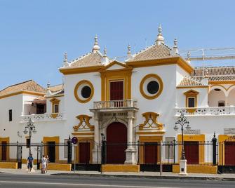 Apartamento Centro Plaza Salvador, Wifi free& parking opcional - Seville - Building
