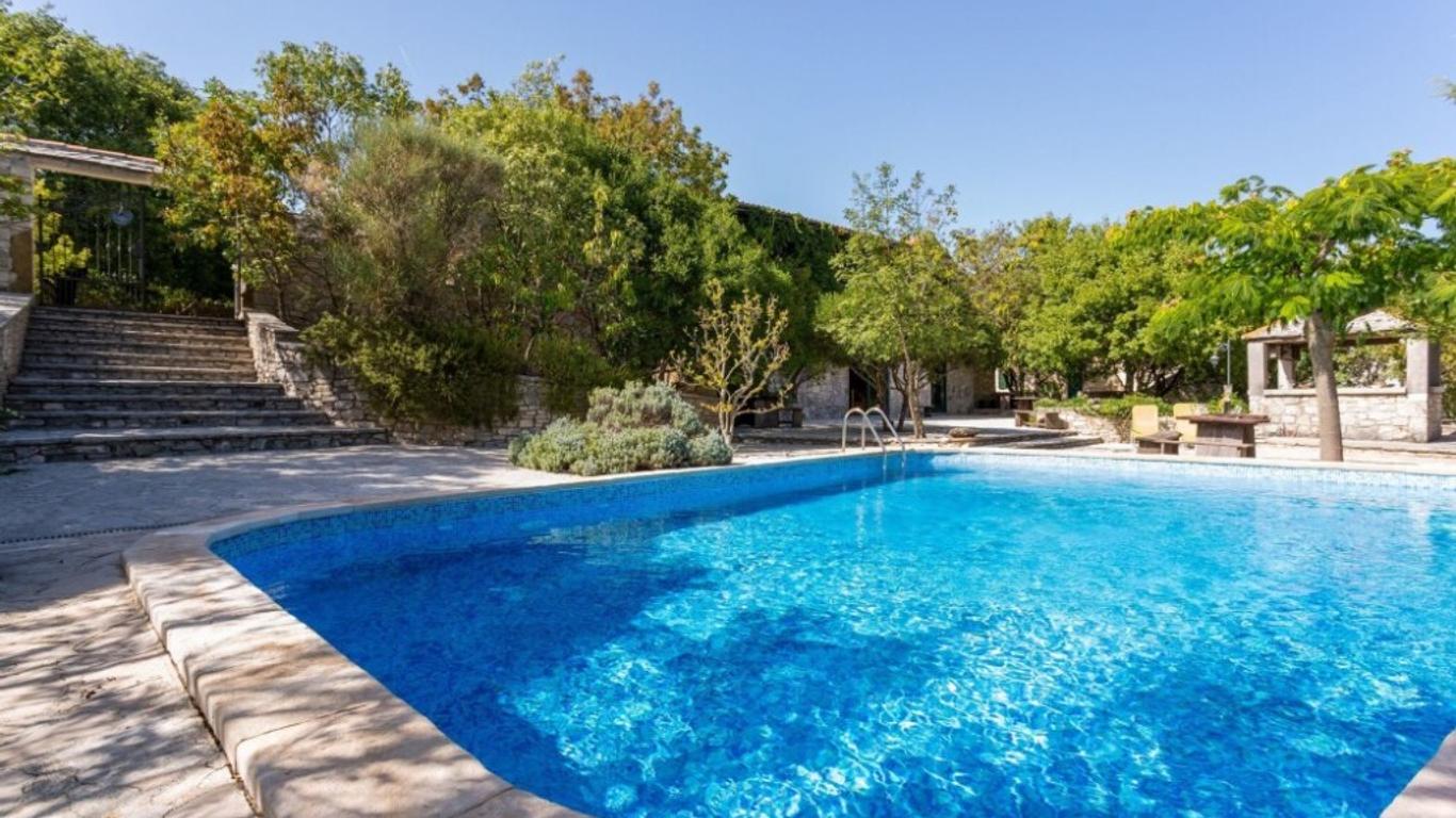 Boutique Rooms by Nono Ban