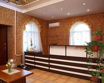 Sosnoviy Bor Guest House - Izhevsk - Front desk