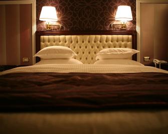 Hotel Vila Viktorija - Trn - Camera da letto