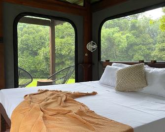 Noah Creek Eco Huts - Cape Tribulation - Bedroom