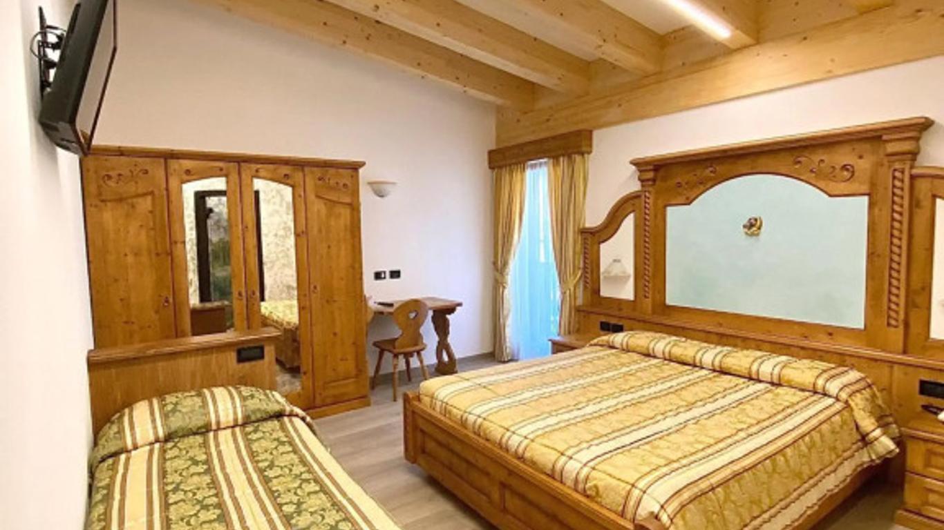 Hotel Chalet Alaska